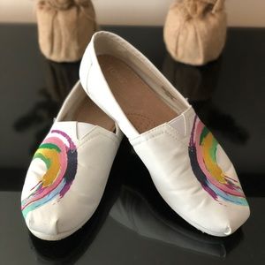 Multi-color & White limited edition TOMS